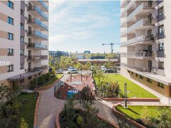 Hils Brauner, Pallady, new, studio + parcare, garden view